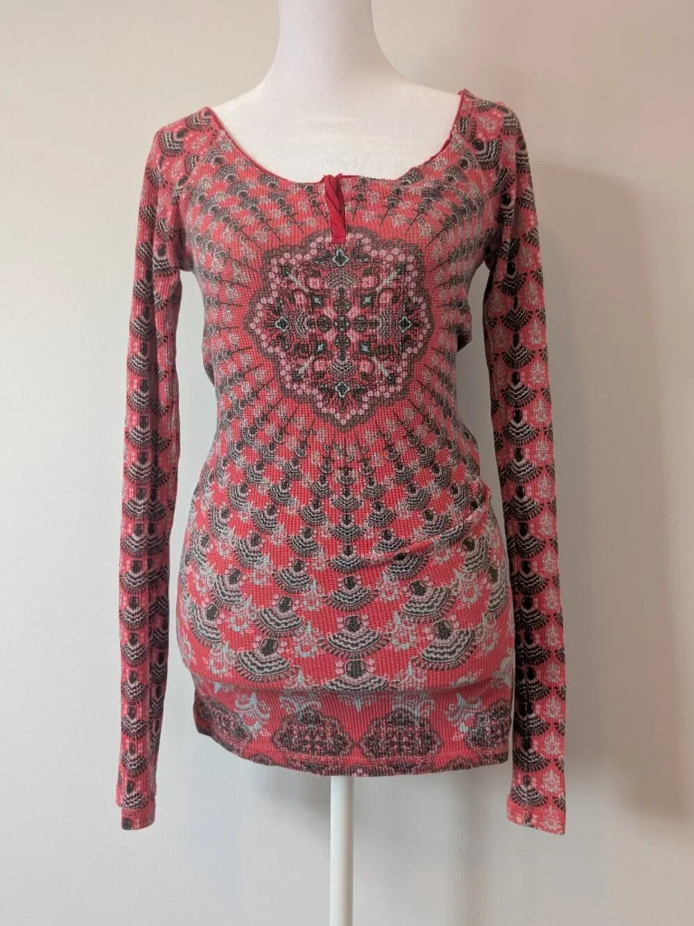 RARE free people tribal thermal printed top ASO carly shay icarly (medium)